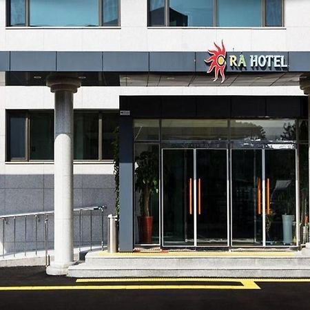 Ra Tourist Hotel Чеджудо Экстерьер фото