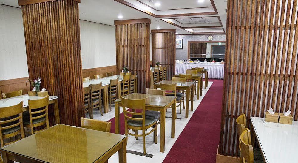 Ra Tourist Hotel Чеджудо Экстерьер фото