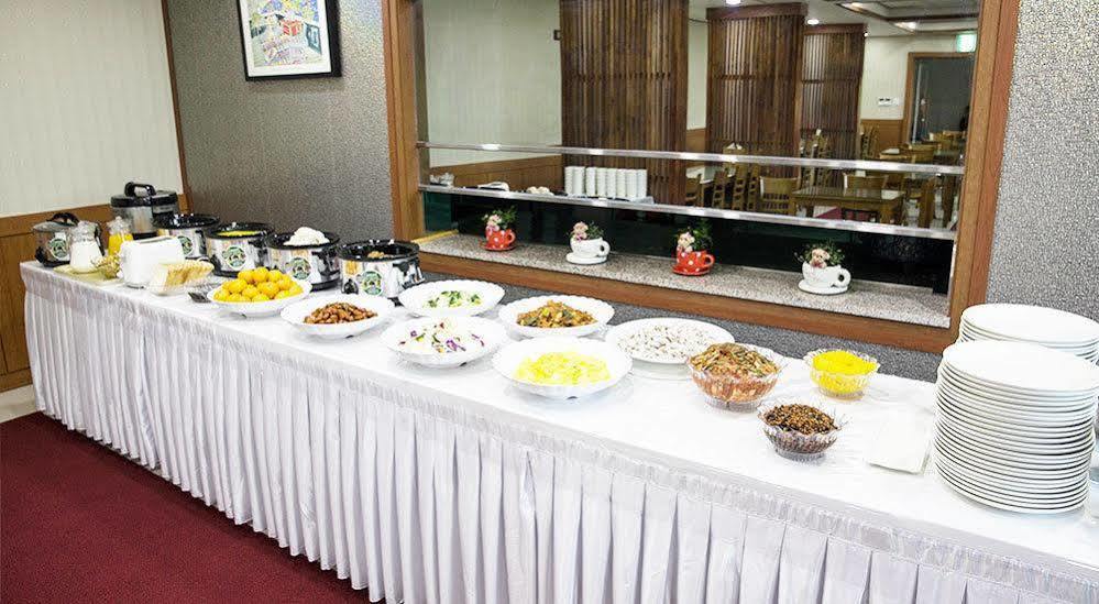 Ra Tourist Hotel Чеджудо Экстерьер фото